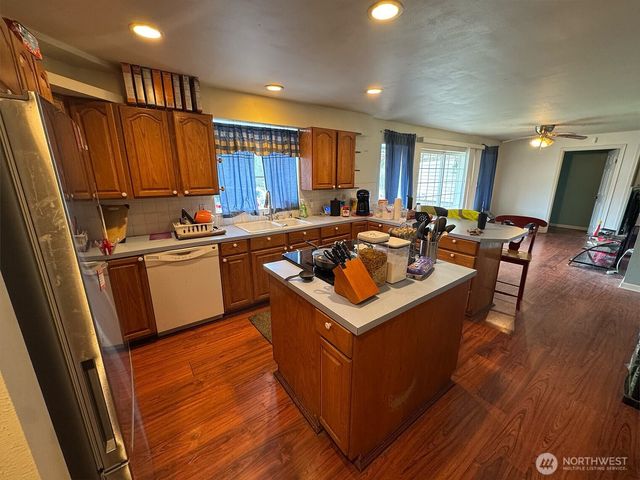 16491 E State Route 3, Allyn, WA 98524