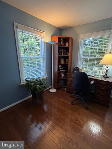 4795 S PARK CT, Woodbridge, VA 22193
