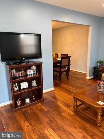4795 S PARK CT, Woodbridge, VA 22193