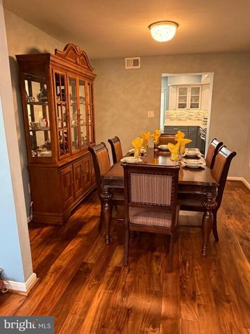 4795 S PARK CT, Woodbridge, VA 22193