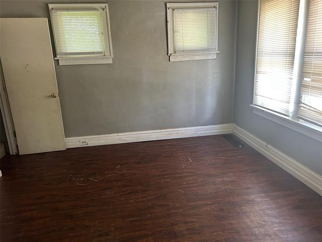3838 Avondale Avenue, Northwoods, MO 63121