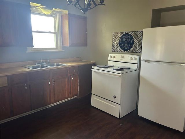 3838 Avondale Avenue, Northwoods, MO 63121