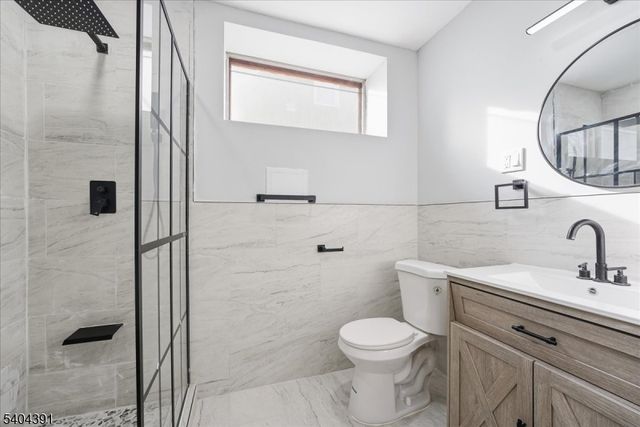 35 Montclair Ave, Clifton City, NJ 07011