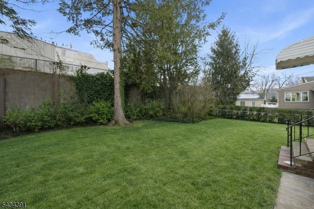 35 Montclair Ave, Clifton City, NJ 07011