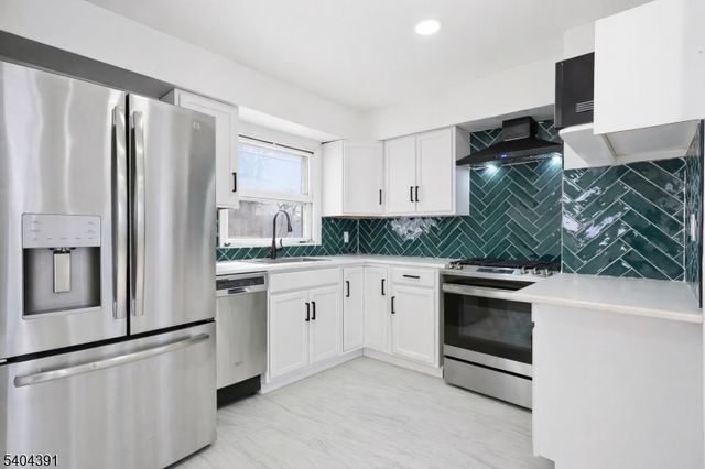 35 Montclair Ave, Clifton City, NJ 07011