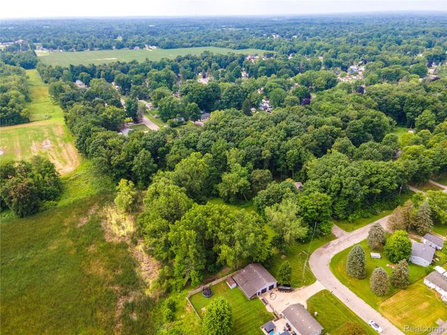 7244 Schoolcraft Drive, Davison Township, MI 48423