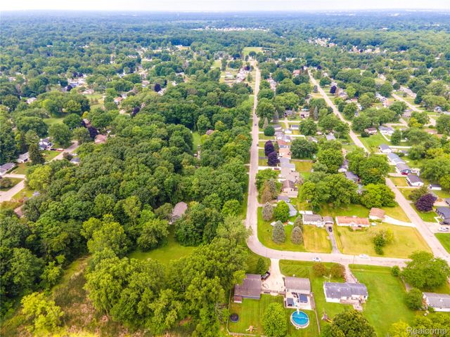 7244 Schoolcraft Drive, Davison Township, MI 48423