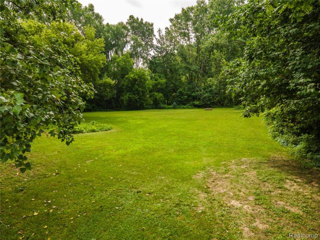 7244 Schoolcraft Drive, Davison Township, MI 48423