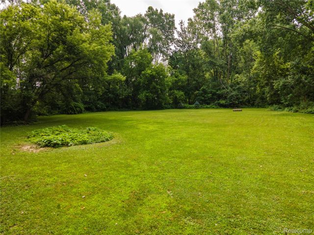 7244 Schoolcraft Drive, Davison Township, MI 48423