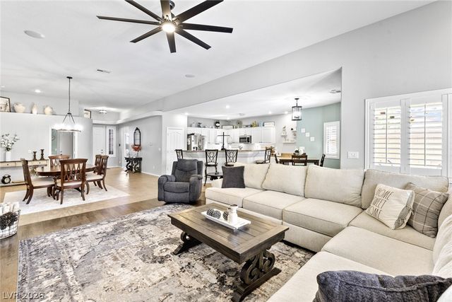 9713 Paso Fino Street, Las Vegas, NV 89143