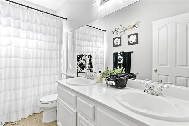 9713 Paso Fino Street, Las Vegas, NV 89143