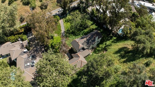 2221 Benedict Canyon Drive, Beverly Hills, CA 90210