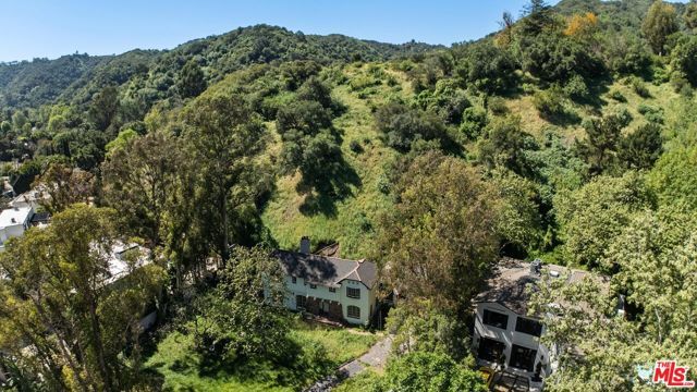 2221 Benedict Canyon Drive, Beverly Hills, CA 90210