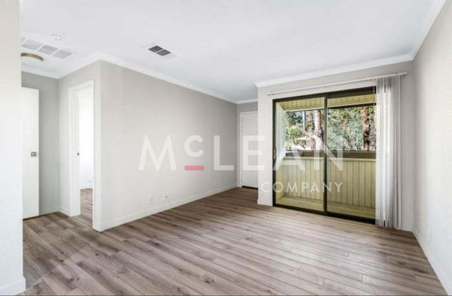 2809 N Los Felices Circle E 212, Palm Springs, CA 92262