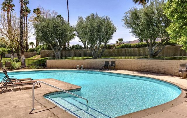 2809 N Los Felices Circle E 212, Palm Springs, CA 92262