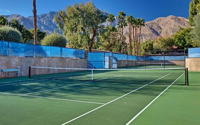 2809 N Los Felices Circle E 212, Palm Springs, CA 92262