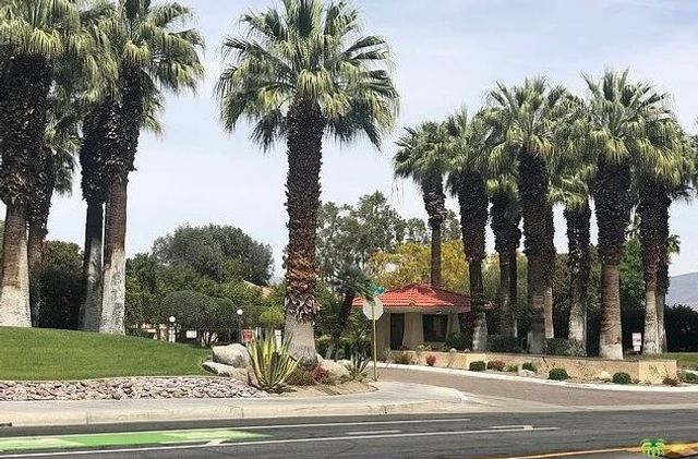 2809 N Los Felices Circle E 212, Palm Springs, CA 92262