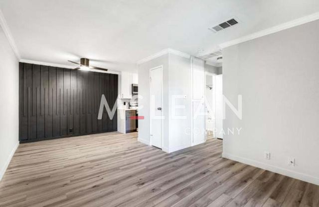 2809 N Los Felices Circle E 212, Palm Springs, CA 92262