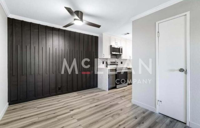 2809 N Los Felices Circle E 212, Palm Springs, CA 92262