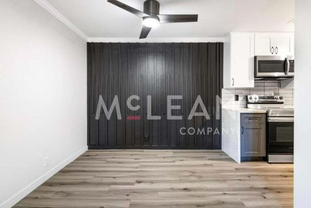 2809 N Los Felices Circle E 212, Palm Springs, CA 92262