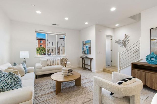 5886 Smoky Quartz Loop, San Jose, CA 95123