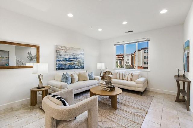 5886 Smoky Quartz Loop, San Jose, CA 95123