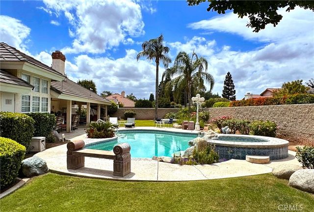 8804 Omeara Court, Bakersfield, CA 93311