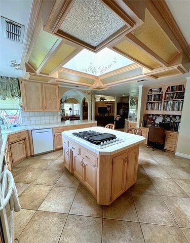 8804 Omeara Court, Bakersfield, CA 93311