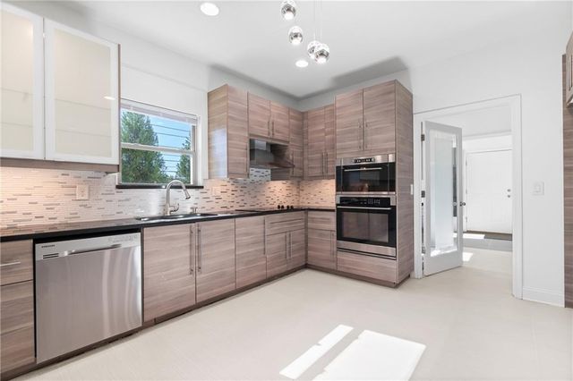 302 Summer Garden Drive, Marietta, GA 30064