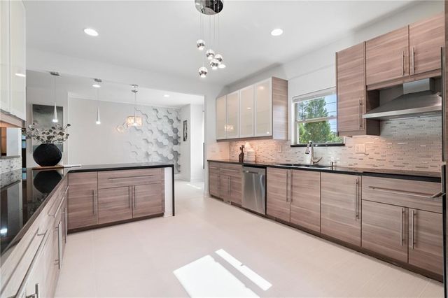 302 Summer Garden Drive, Marietta, GA 30064