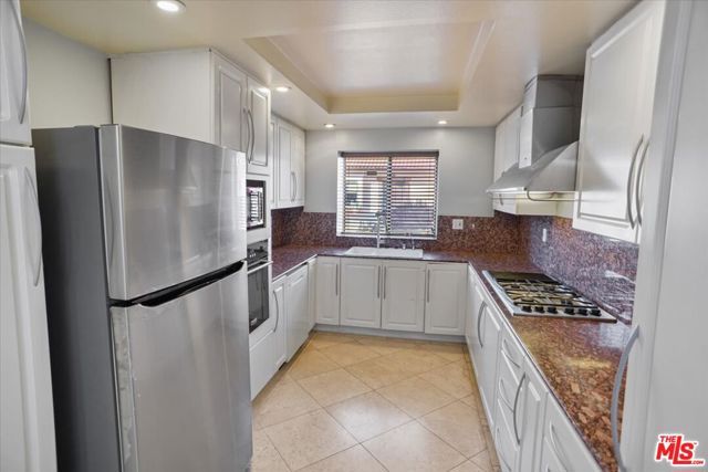 4365 Mclaughlin Avenue 18, Los Angeles, CA 90066