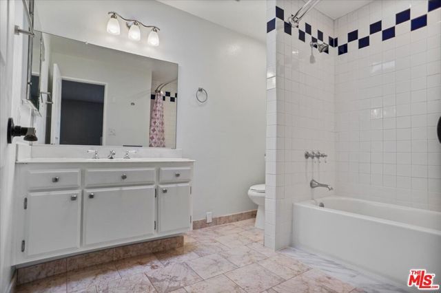 4365 Mclaughlin Avenue 18, Los Angeles, CA 90066