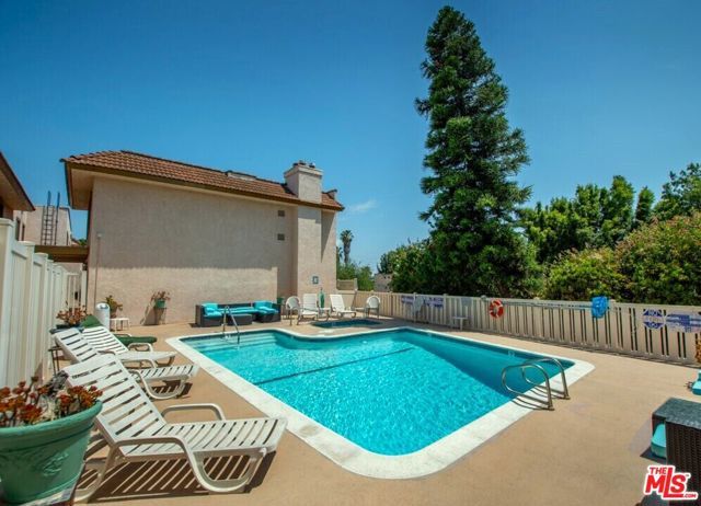 4365 Mclaughlin Avenue 18, Los Angeles, CA 90066