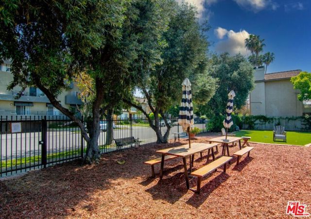 4365 Mclaughlin Avenue 18, Los Angeles, CA 90066