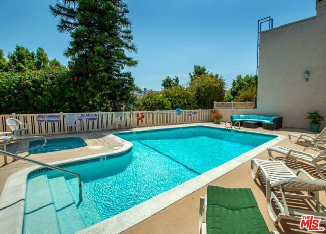 4365 Mclaughlin Avenue 18, Los Angeles, CA 90066