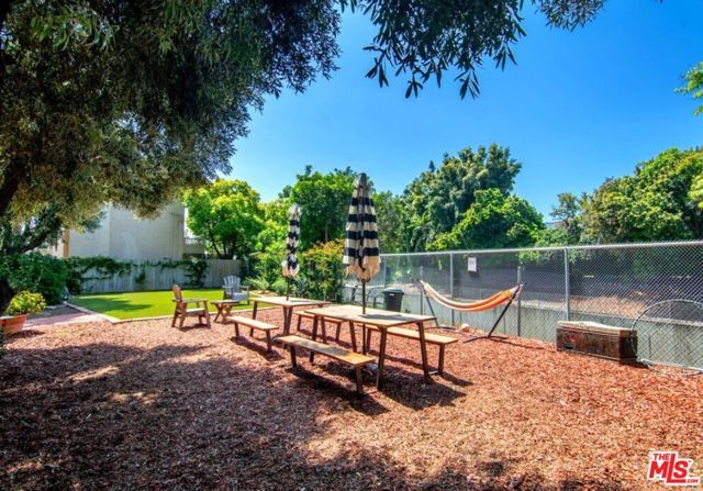 4365 Mclaughlin Avenue 18, Los Angeles, CA 90066