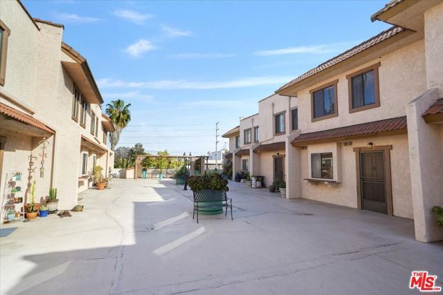 4365 Mclaughlin Avenue 18, Los Angeles, CA 90066