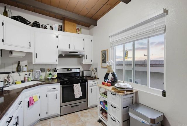 4565 NARRAGANSETT Avenue, San Diego, CA 92107