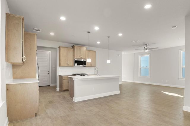 2605 Sam Bass RD 104, Round Rock, TX 78681