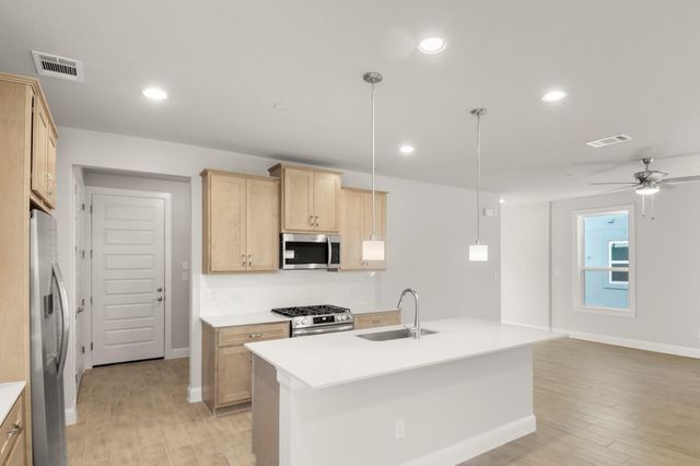 2605 Sam Bass RD 104, Round Rock, TX 78681