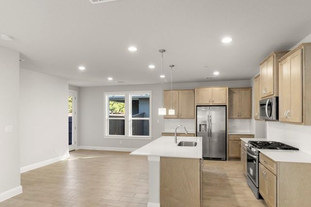 2605 Sam Bass RD 104, Round Rock, TX 78681