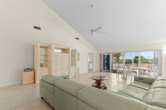 327 Ridge Road, Jupiter, FL 33477