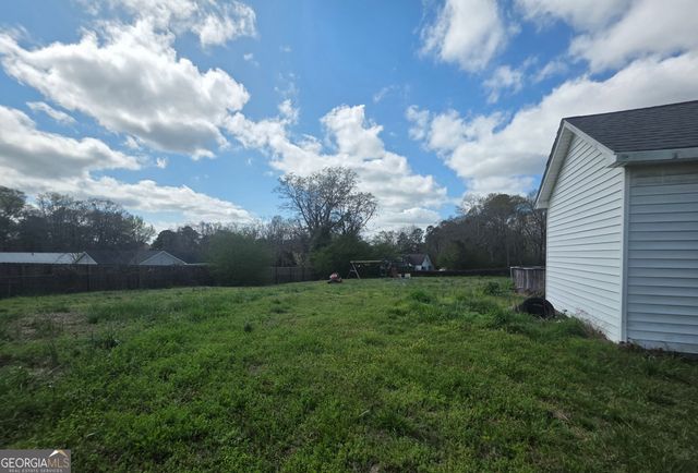 47 Mathis Lake Road, Thomaston, GA 30286