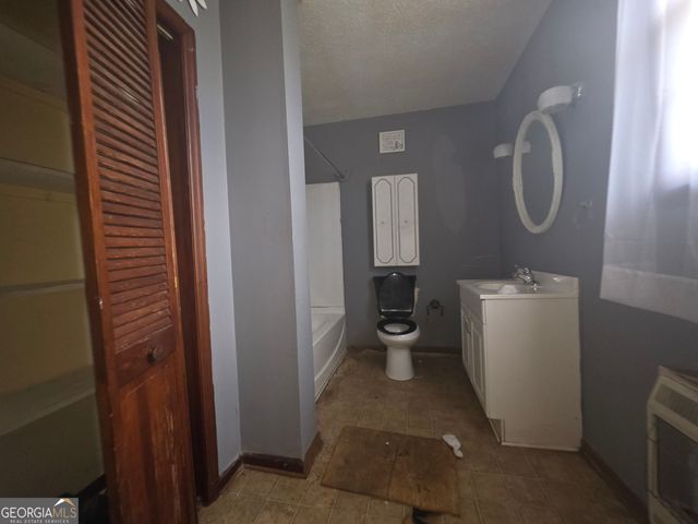 47 Mathis Lake Road, Thomaston, GA 30286