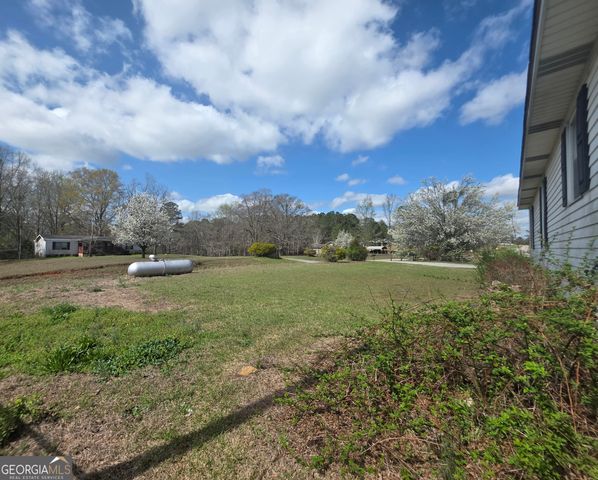 47 Mathis Lake Road, Thomaston, GA 30286