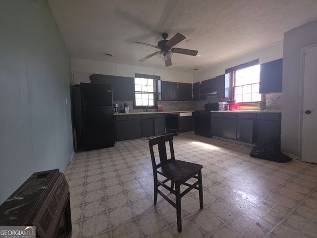 47 Mathis Lake Road, Thomaston, GA 30286