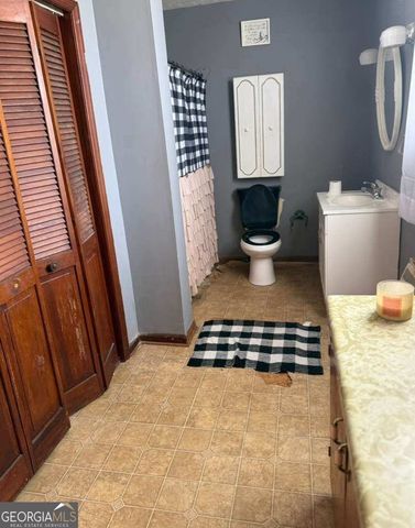 47 Mathis Lake Road, Thomaston, GA 30286