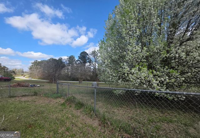 47 Mathis Lake Road, Thomaston, GA 30286