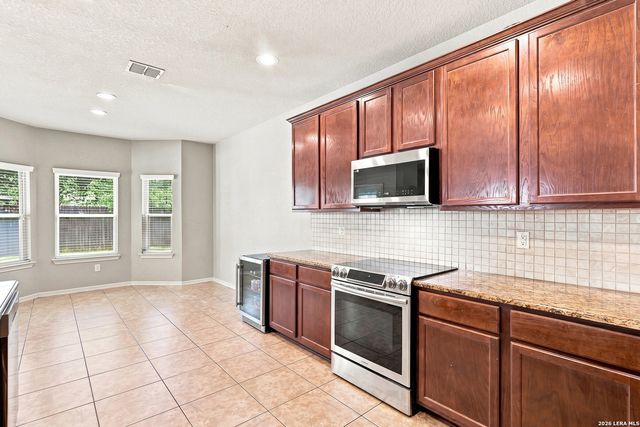 10903 FOX GLOVE FLD, Helotes, TX 78023
