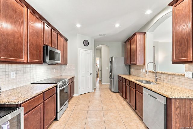 10903 FOX GLOVE FLD, Helotes, TX 78023